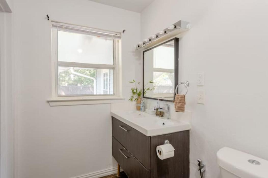 Oasis 3 Near Dfw Airport With Mediterranean Setting Irving Eksteriør billede