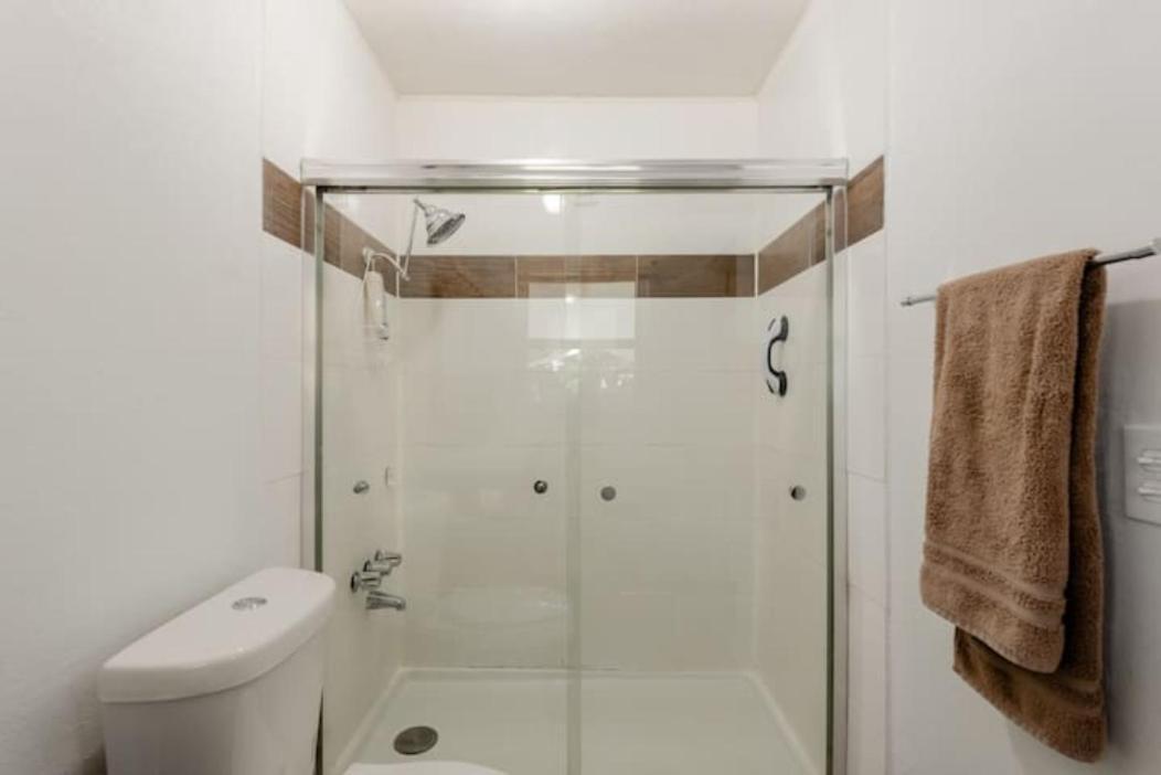 Oasis 3 Near Dfw Airport With Mediterranean Setting Irving Eksteriør billede